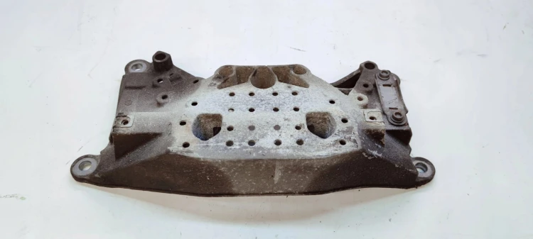 ŁAPA PODPORA SKRZYNI BIEGÓW AUDI A6 A7 4G0399263S