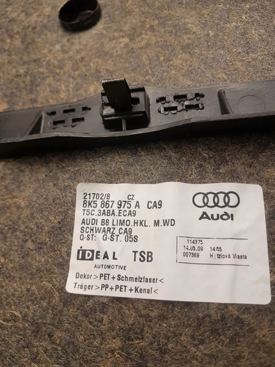 TAPICERKA KLAPY TYL AUDI A4 B8 SEDAN 8K5867975A CA9
