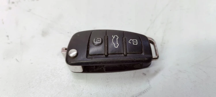 KLUCZYK PILOT SCYZORYK AUDI A3 8P 8P0837220D *45*