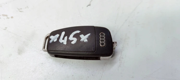 KLUCZYK PILOT SCYZORYK AUDI A3 8P 8P0837220D *45*