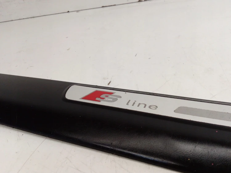 LISTWA PROGOWA PRAWY PRZÓD A6 C6 S LINE 4F0853374E