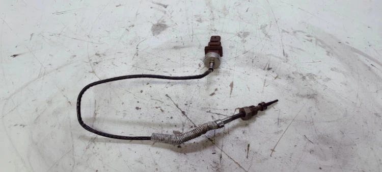 CZUJNIK TEMPERATURY SPALIN AUDI A6 C8 05L919529D