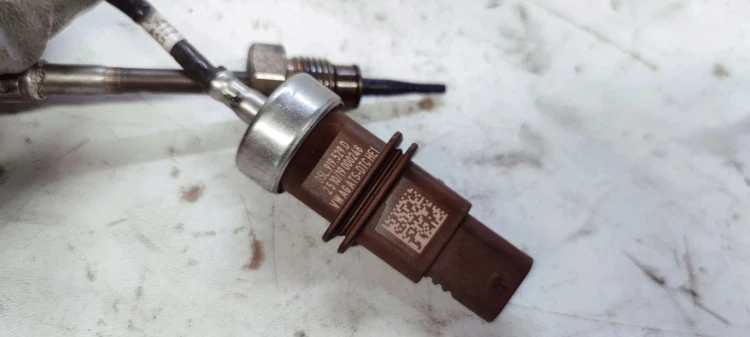 CZUJNIK TEMPERATURY SPALIN AUDI A6 C8 05L919529D