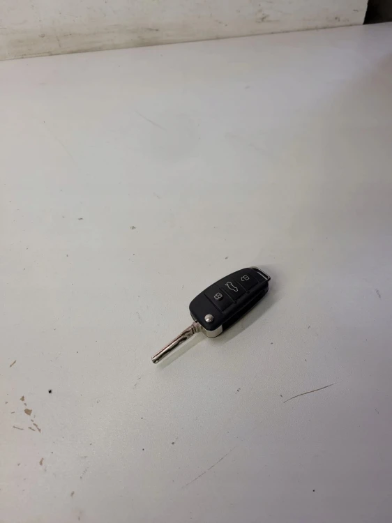 KLUCZYK PILOT SCYZORYK AUDI A6 C6 Q7 4F0837220AK