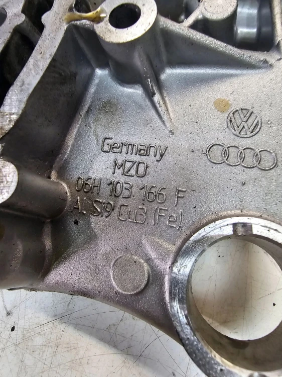 OBUDOWA WAŁKÓW AUDI A4 B8 A5 1.8 TFSI 2.0 TFSI 06H103166F