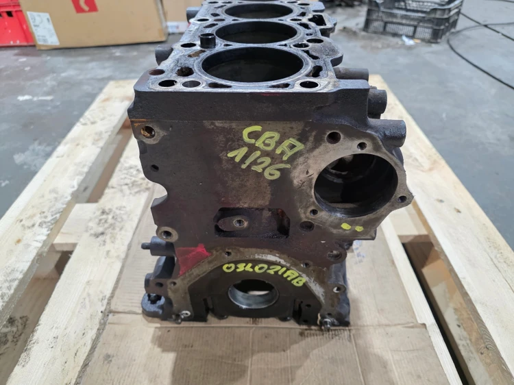 BLOK SILNIKA AUDI VOLKSWAGEN SEAT SKODA 2.0 TDI CBA 1/26