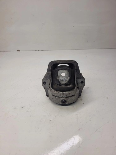 PODUSZKA SILNIKA L P AUDI A4 B8 A5 8T 8K0199381KD