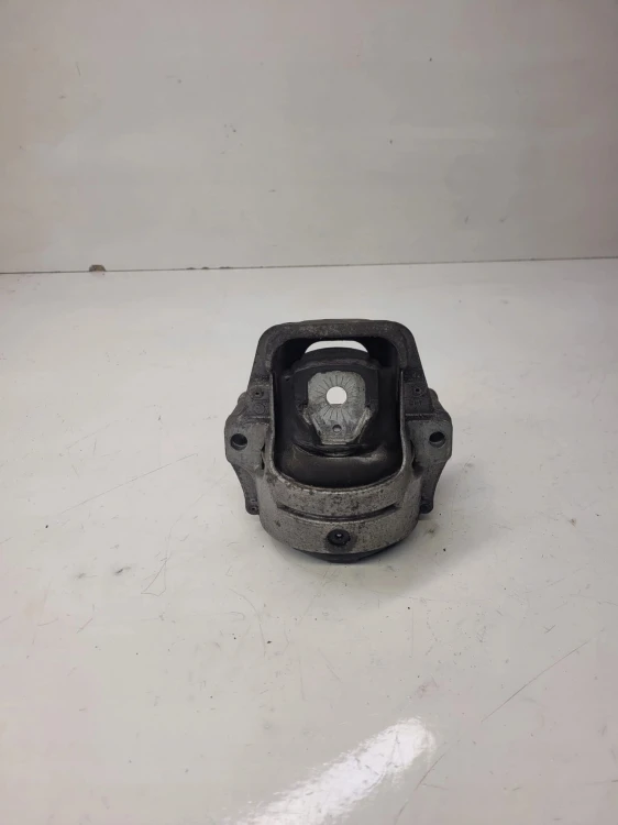 PODUSZKA SILNIKA L P AUDI A4 B8 A5 8T 8K0199381KD