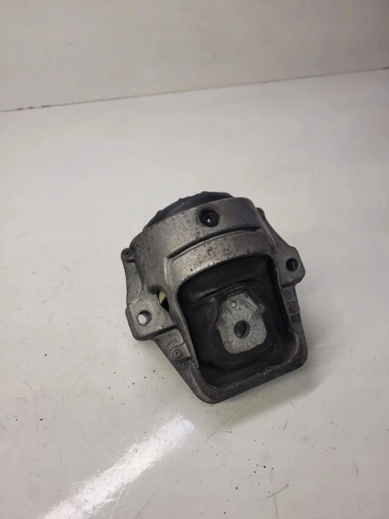 PODUSZKA SILNIKA L P AUDI A4 B8 A5 8T 8K0199381KD