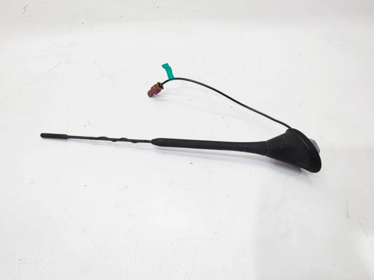 ANTENA DACHOWA AUDI A1 8X 6Q0035575E