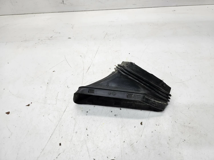 WLOT DOLOT POWIETRZA AUDI Q5 8R 8R0129739