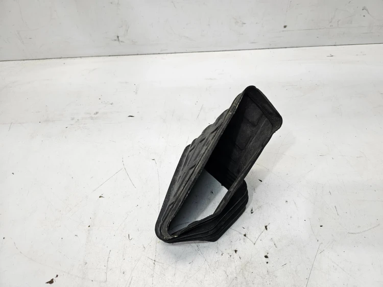 WLOT DOLOT POWIETRZA AUDI Q5 8R 8R0129739