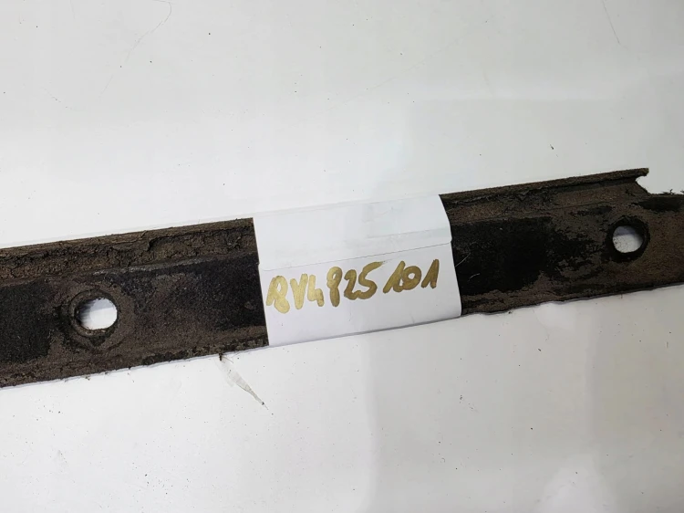 LISTWA MOCUJĄCA OSŁONĘ PODWOZIA LEWA AUDI A3 8V SPORTBACK 8V4825101