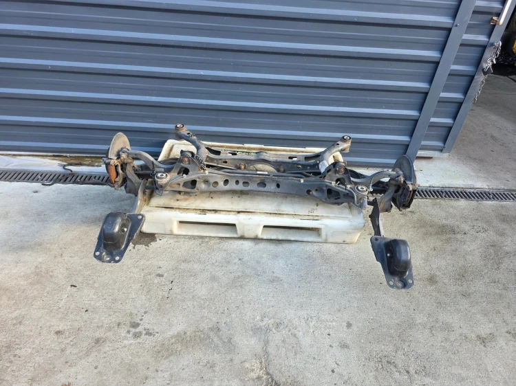 SANKI WÓZEK TYŁ BELKA KOMPLET AUDI A3 8V VW SEAT 3Q0505315S ORYGINAŁ !!!