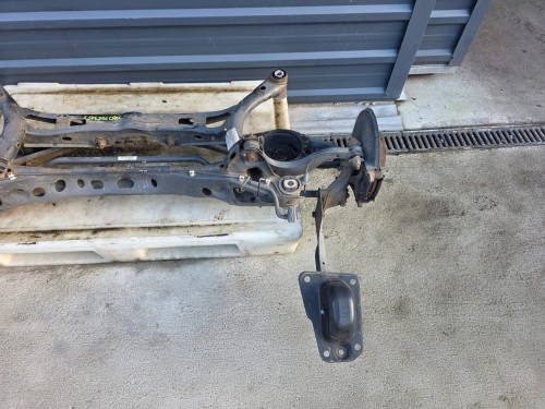 SANKI WÓZEK TYŁ BELKA KOMPLET AUDI A3 8V VW SEAT 3Q0505315S ORYGINAŁ !!!