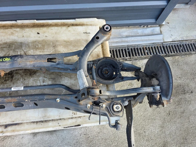 SANKI WÓZEK TYŁ BELKA KOMPLET AUDI A3 8V VW SEAT 3Q0505315S ORYGINAŁ !!!