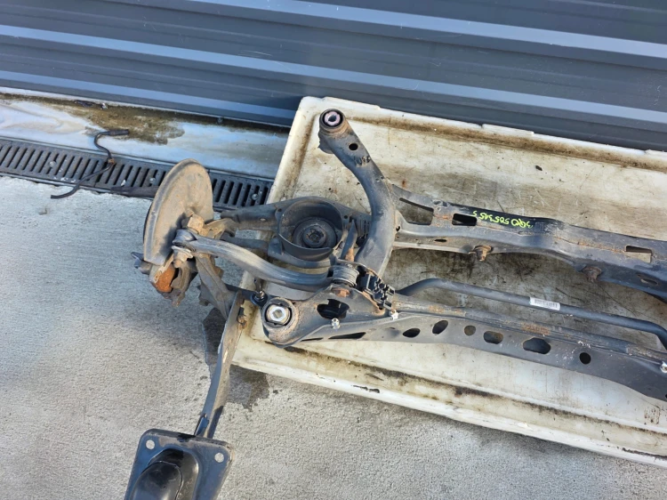 SANKI WÓZEK TYŁ BELKA KOMPLET AUDI A3 8V VW SEAT 3Q0505315S ORYGINAŁ !!!