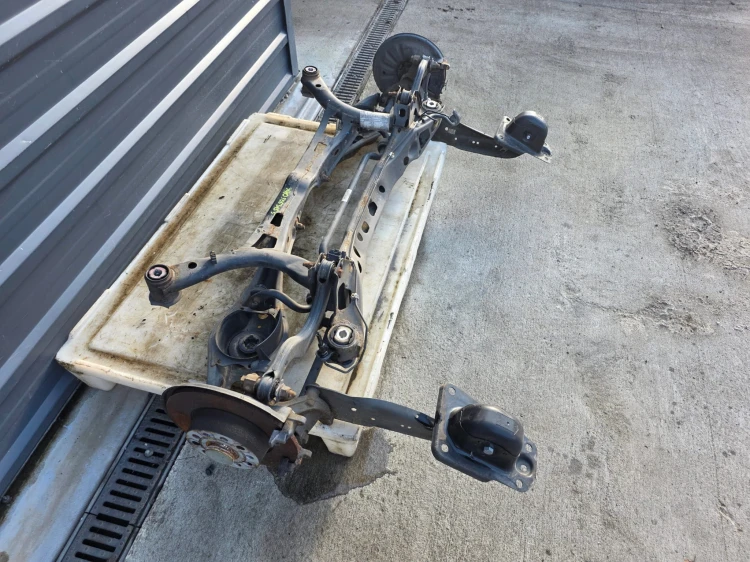 SANKI WÓZEK TYŁ BELKA KOMPLET AUDI A3 8V VW SEAT 3Q0505315S ORYGINAŁ !!!