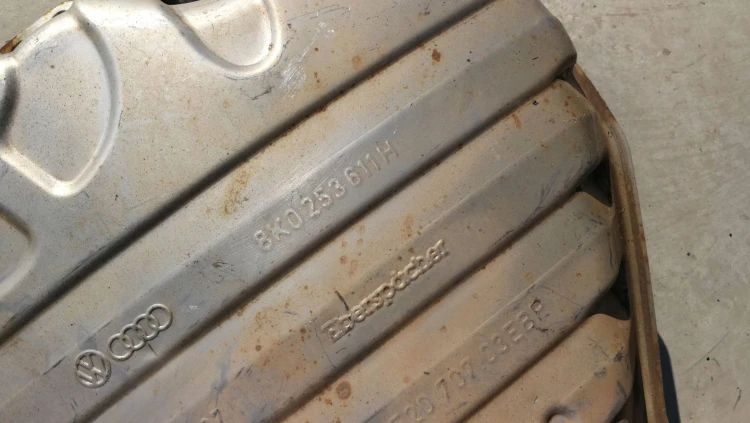 TŁUMIK WYDECH AUDI A4 B8 A5 8T 2.0 TDI 8K0253611H