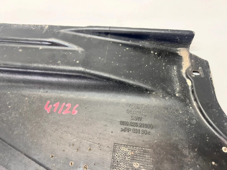 OSŁONA PODWOZIA AUDI A4 B6 B7 PRAWY TYŁ 8E0825216R 41/26