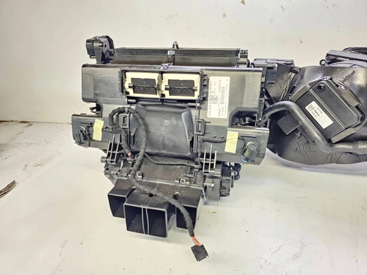 NAGRZEWNICA KOMPLETNA AUDI A6 C8 A7 4K 4K1820005R
