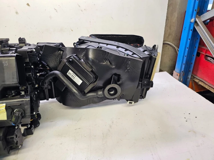 NAGRZEWNICA KOMPLETNA AUDI A6 C8 A7 4K 4K1820005R