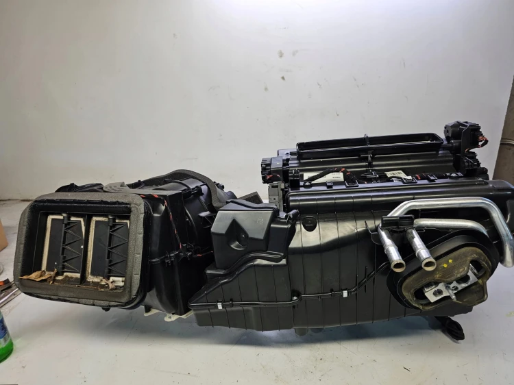 NAGRZEWNICA KOMPLETNA AUDI A6 C8 A7 4K 4K1820005R
