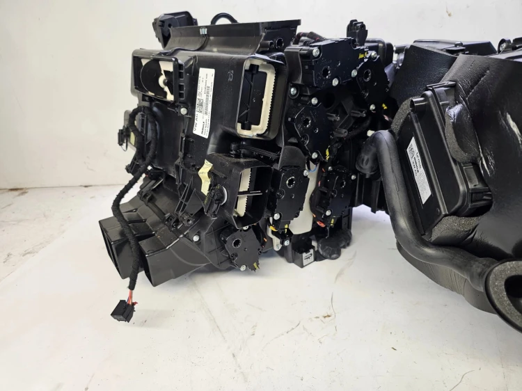 NAGRZEWNICA KOMPLETNA AUDI A6 C8 A7 4K 4K1820005R