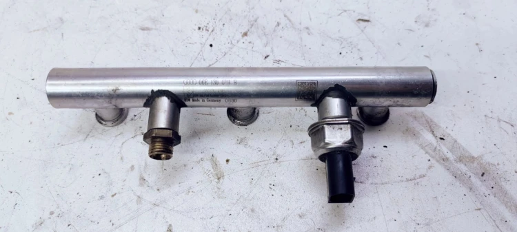 LISTWA WTRYSKOWA AUDI A4 A6 C6 3.2 FSI 06E13089B