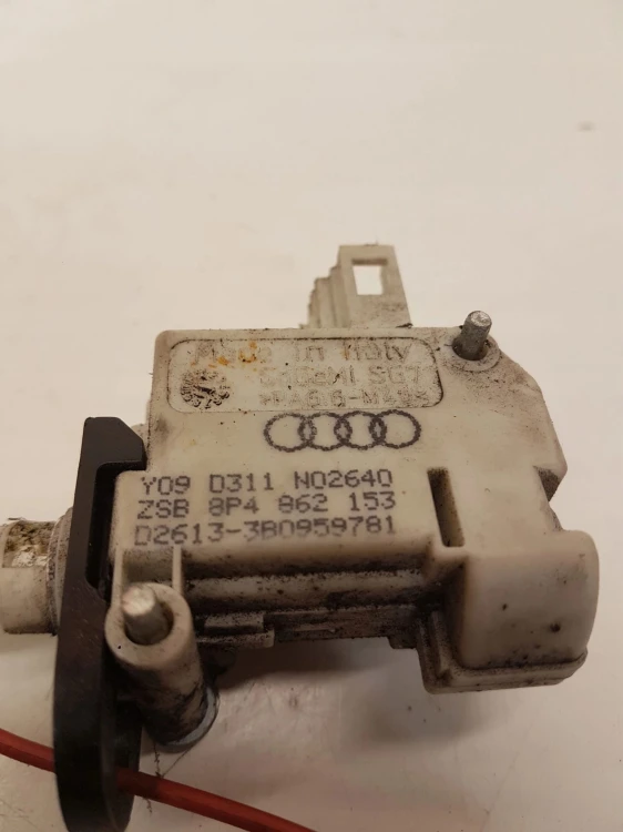 SIŁOWNIK KLAPKI PALIWA AUDI A3 8P LIFT 8P4862153