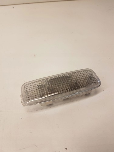 LAMPKA OŚWIETLENIE KABINY AUDI A3 A4 A5 4D0947105A