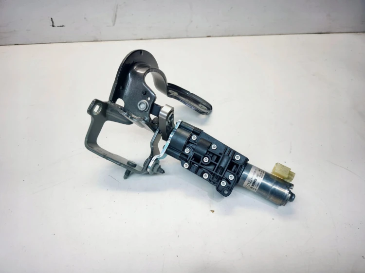 ZAWIAS SILNIKCZEK KLAPY TYŁ LEWY AUDI A4 B9 AVANT 8W9827299B 8W9827851D