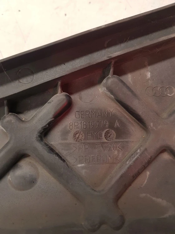 RYNNA PODSZYBIE AUDI A3 8P LIFT 8P1819979A