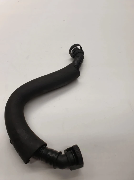 RURA WĄŻ POWIETRZA AUDI VW 1,,8 TFSI 06H103221J