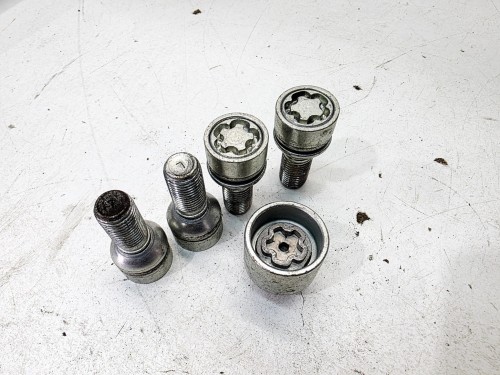 ŚRUBA ŚRUBY ZABEZPIECZAJĄCE AUDI VOLKSWAGEN SEAT SKODA WZÓR L