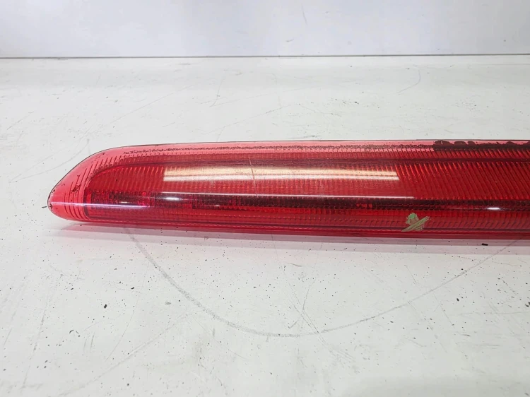 ŚWIATŁO STOP STOPU TRZECIE AUDI A3 8P LIFT 5-D 8P4945097C 2/25