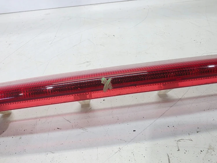 ŚWIATŁO STOP STOPU TRZECIE AUDI A3 8P LIFT 5-D 8P4945097C 2/25