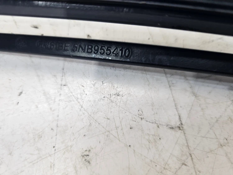 RAMIĘ WYCIERACZKI PRAWE VOLKSWAGEN TIGUAN II 5NB955410