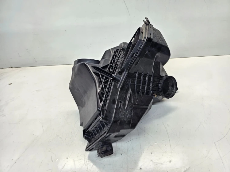 OBUDOWA FILTRA POWIETRZA AUDI A4 A5 Q5 8R0133835E