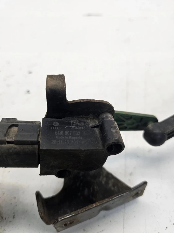 CZUJNIK POZIOMOWANIA ŚWIATEŁ AUDI A3 8V VW 5Q0907503 5Q0512521F