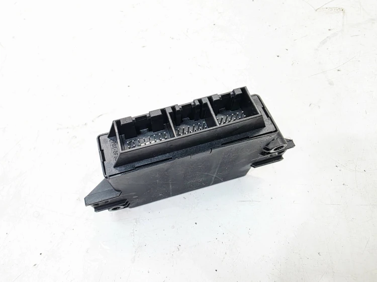 STEROWNIK CZUJNIKÓW PARKOWANIA PDC 4K AUDI A1 8X Q3 8U 8X0919475