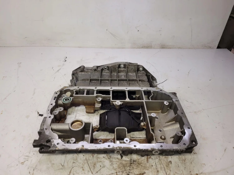 MISKA OLEJOWA PÓŁBLOK AUDI A6 C6 3.2AUK 06E103603Q