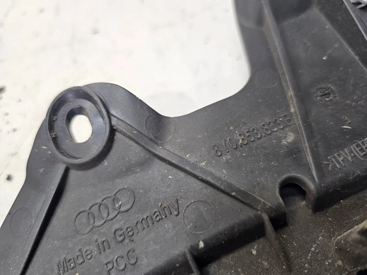 CHLAPACZ SPOJLERA LEWY TYŁ AUDI A3 8Y 8Y0853833B