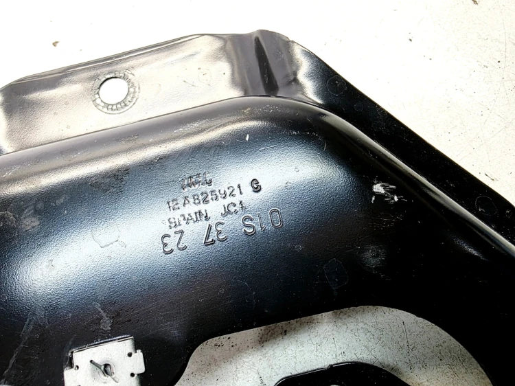 WSPORNIK MOCOWANIE BELKA TYLNA ZABEZPIECZAJĄCA AUDI Q4 E-TRON 1EA825921C