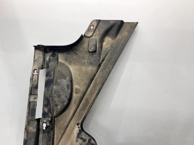 OSŁONA PODWOZIA TYŁ AUDI A4 B9 8W0825216E 3/25