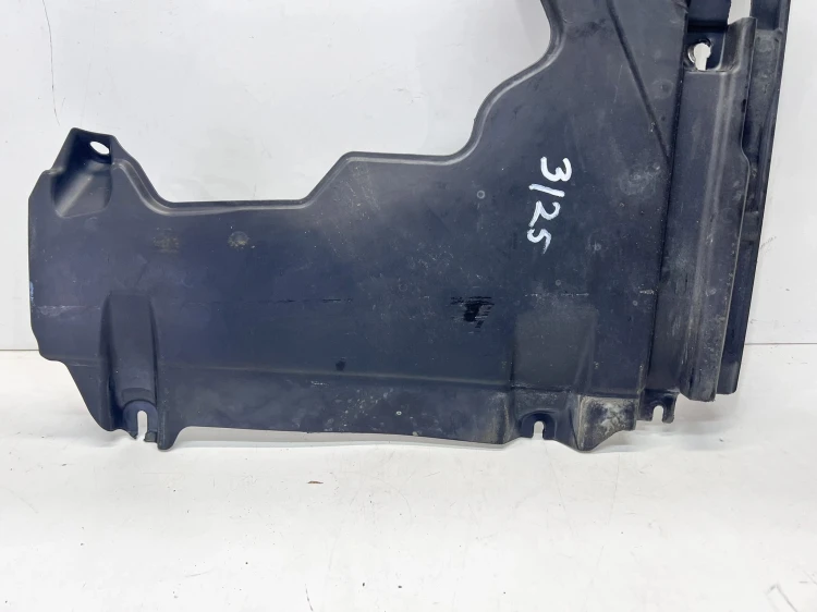 OSŁONA PODWOZIA TYŁ AUDI A4 B9 8W0825216E 3/25