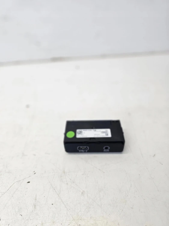 GNIAZDO PORT USB C AUX ŁADOWARKI AUDI A4 B9 LIFT A5 8W 8W0035708