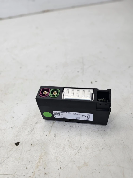 GNIAZDO PORT USB C AUX ŁADOWARKI AUDI A4 B9 LIFT A5 8W 8W0035708