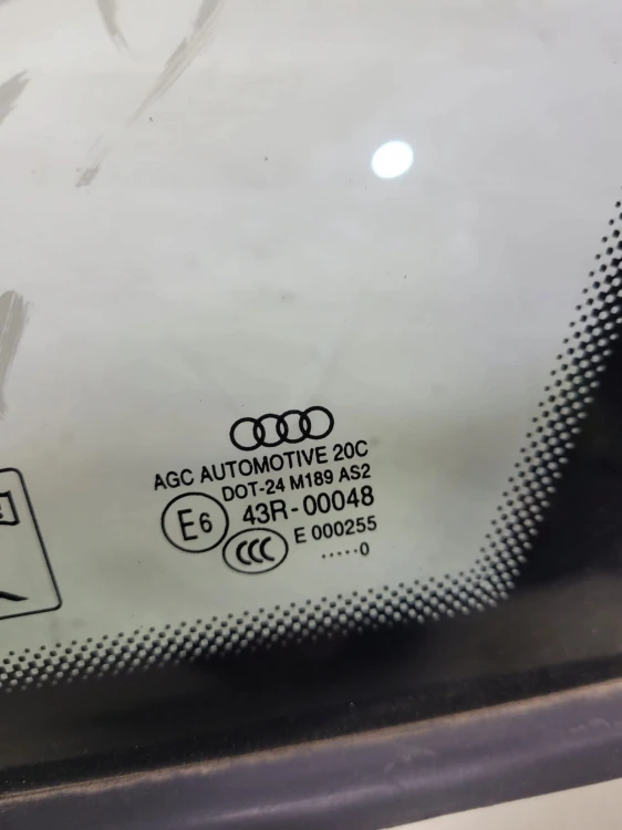 SZYBA KAROSERYJNA AUDI A4 B8 SEDAN CHROM PRAWY TYŁ 2010R ORYGINAŁ !!!