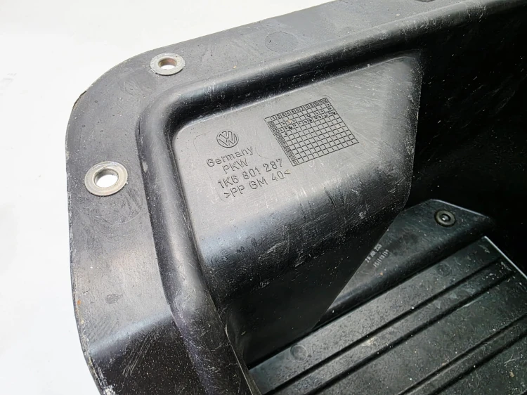 PODSTAWA OBUDOWA AKUMULATORA AUDI A3 8P QUATTRO 1K6801287